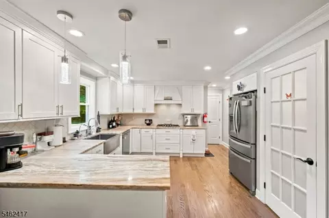 225 Hockenbury Rd, Hillsborough, NJ 08844