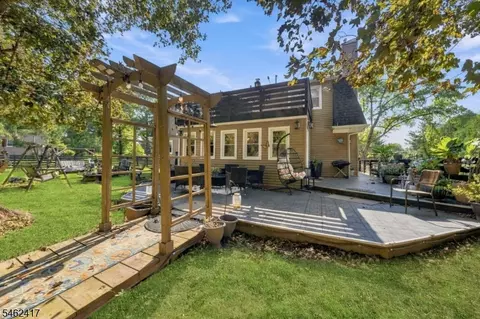 225 Hockenbury Rd, Hillsborough, NJ 08844