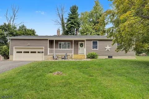 4 Gapview Ave, Blairstown, NJ 07825