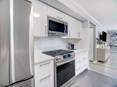 53 Springbrook Rd E, Montville, NJ 07045
