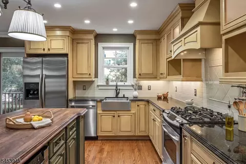 Kitchen - 3 Aster Ter, Mendham, NJ 07945 photo 3 of 4