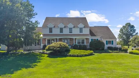 36 Kingsridge Rd, Frenchtown, NJ 08825