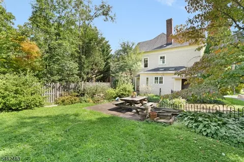 Exterior - 35 Maple Ave, Madison, NJ 07940 photo 6 of 9