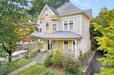 Exterior - 35 Maple Ave, Madison, NJ 07940 photo 8 of 9