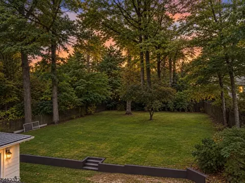 Exterior - 76 Mohawk Rd, Short Hills, NJ 07078 photo 4 of 4