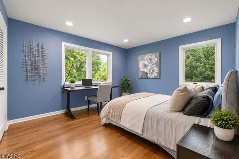 Bedroom - 76 Mohawk Rd, Short Hills, NJ 07078 photo 5 of 7