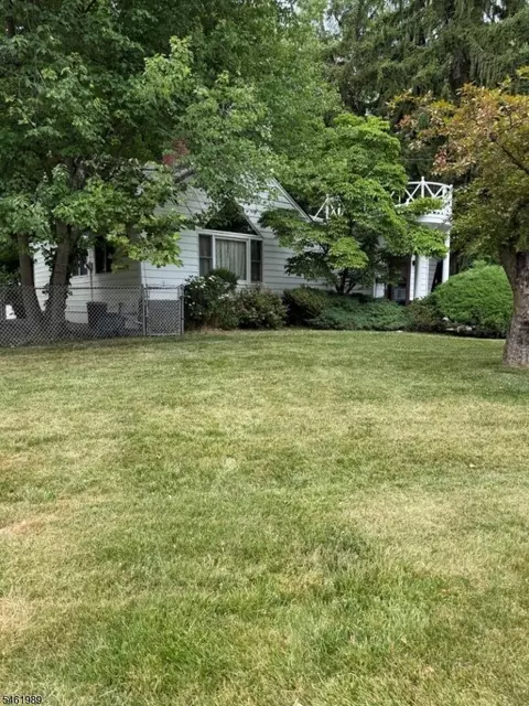 600 Norwood Dr, Westfield, NJ 07090