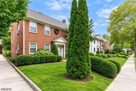 523-525 Lake St, Newark, NJ 07104