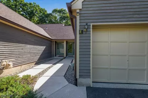 8 New Bedford Rd # E, West Milford, NJ 07480