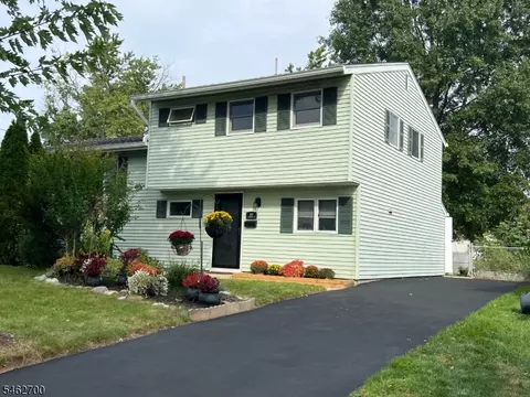 102 Avonridge Rd, Raritan, NJ 08869