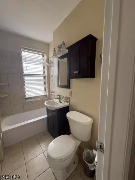 680 Kennedy Blvd #406, Bayonne, NJ 07002