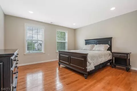 Bedroom - 81 Crestview Dr, Clinton, NJ 08809 photo 2 of 6