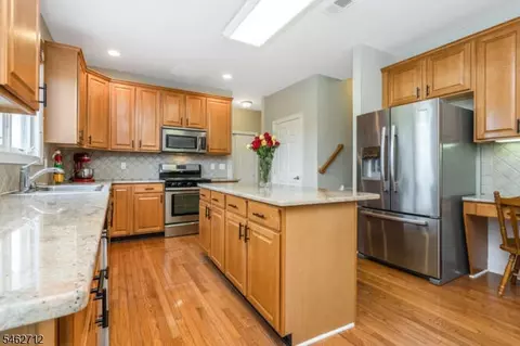 Kitchen - 81 Crestview Dr, Clinton, NJ 08809 photo 2 of 3