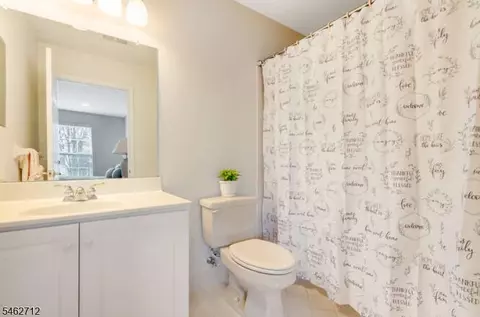 Bath - 81 Crestview Dr, Clinton, NJ 08809 photo 1 of 2