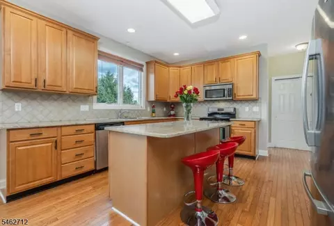 Kitchen - 81 Crestview Dr, Clinton, NJ 08809 photo 1 of 3