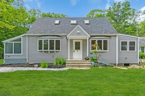 5 3rd St, Branchville, NJ 07826