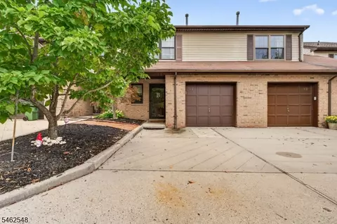 11 Amy Ct, Lebanon, NJ 08833