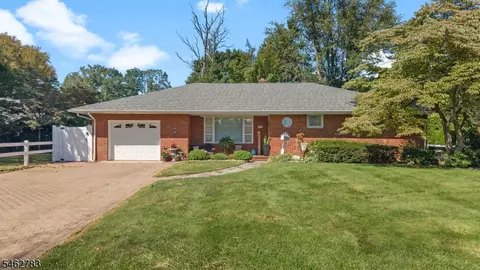 704 3rd St, Dunellen, NJ 08812