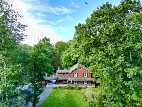 193 Millbrook Rd, Hardwick Twp, NJ 07825