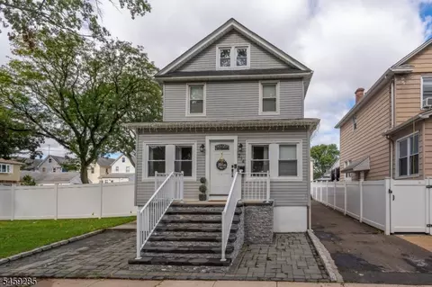 214 W 17th St, Linden, NJ 07036