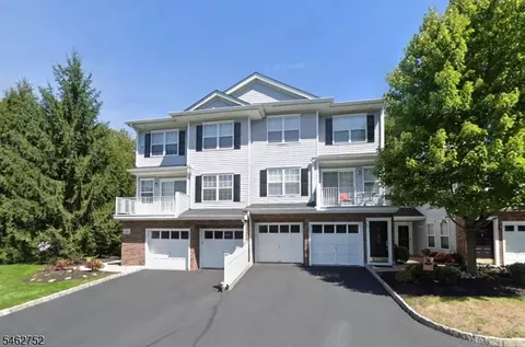 3401 Scenic Ct, Denville, NJ 07834