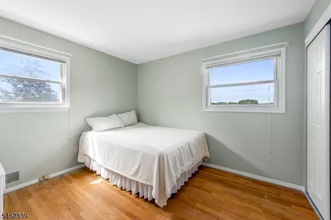 Bedroom - 492 Herrick Dr, Dover, NJ 07801 photo 2 of 3