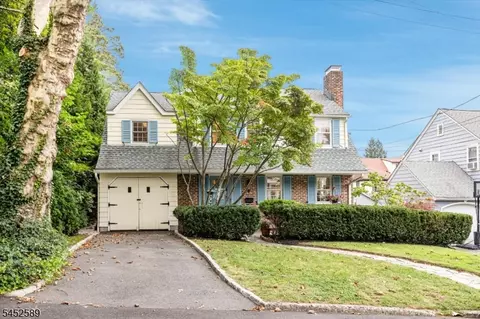 9 Garthwaite Ter, Maplewood, NJ 07040