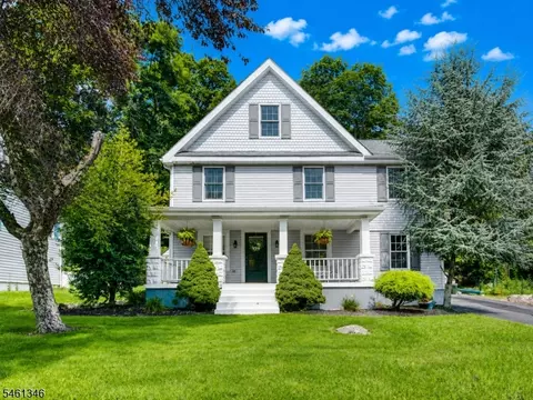 18 Mountain Rd, Ledgewood, NJ 07852