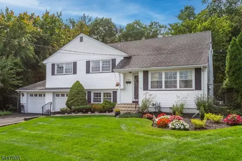 121 Bender Dr, Clifton, NJ 07013