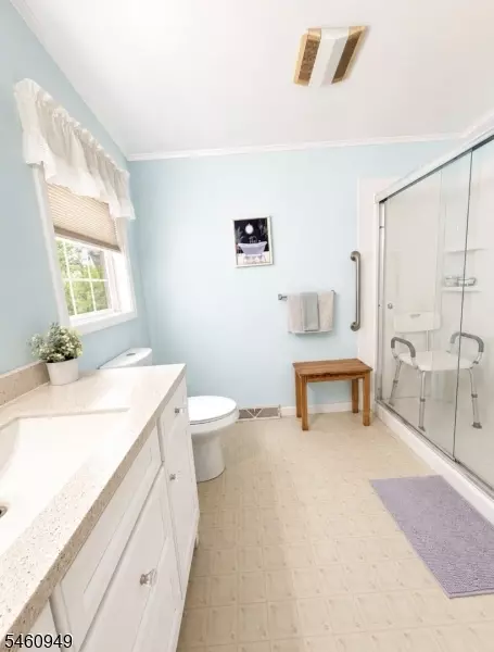 Bath - 2 Post Rd, Belvidere, NJ 07823 photo 1 of 2