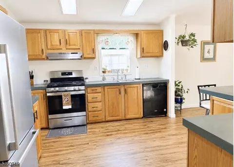 Kitchen - 2 Post Rd, Belvidere, NJ 07823 photo 1 of 2