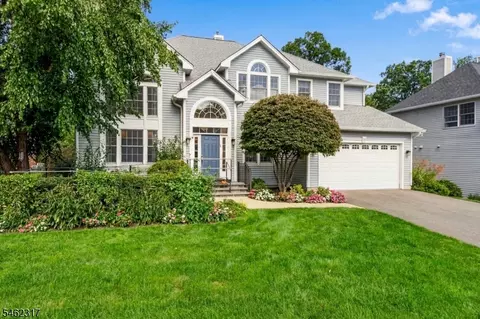 14 Cobble Ln, Basking Ridge, NJ 07920