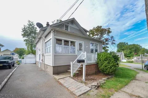 18 Minerva Ave, Hawthorne, NJ 07506