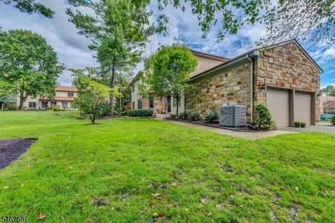 18 Marilyn Ct, Lawrence Township, NJ 08648
