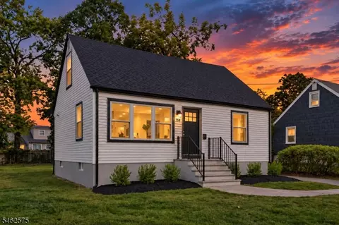 154 Oakmanor Pkwy, South Plainfield, NJ 07080