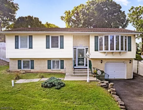 14 Eugene Rd, Hopatcong, NJ 07843