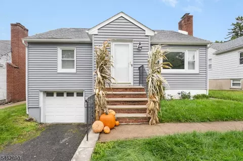 17 Ralph Pl, Morristown, NJ 07960