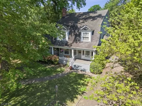 Exterior - 261 Beechwood Ave, Middlesex, NJ 08846 photo 3 of 7