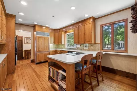 Kitchen - 261 Beechwood Ave, Middlesex, NJ 08846 photo 1 of 3