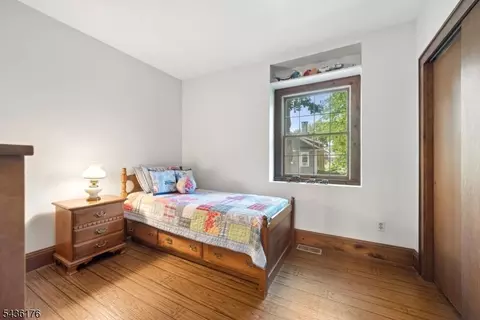 Bedroom - 261 Beechwood Ave, Middlesex, NJ 08846 photo 5 of 6
