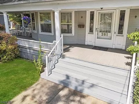 Exterior - 261 Beechwood Ave, Middlesex, NJ 08846 photo 2 of 7