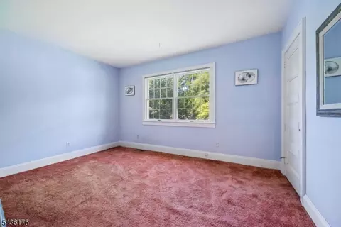 Bedroom - 261 Beechwood Ave, Middlesex, NJ 08846 photo 3 of 6
