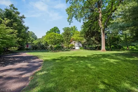 Exterior - 261 Beechwood Ave, Middlesex, NJ 08846 photo 5 of 7