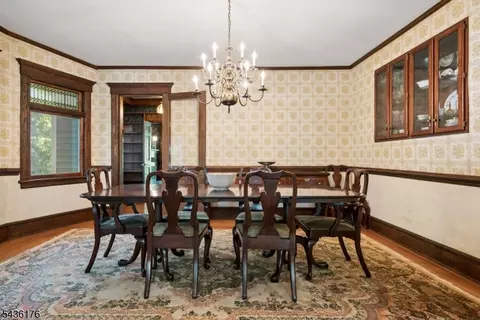 Dining - 261 Beechwood Ave, Middlesex, NJ 08846 photo 2 of 2