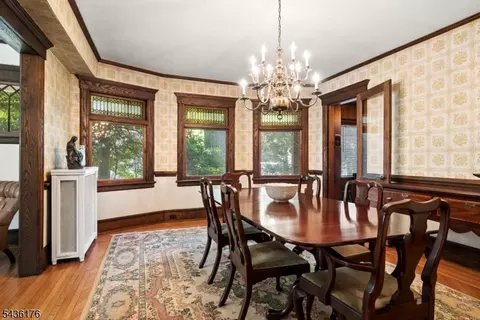 Dining - 261 Beechwood Ave, Middlesex, NJ 08846 photo 1 of 2