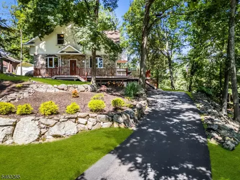 104 Bishops Rock Rd, Hopatcong, NJ 07843