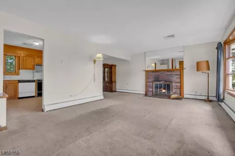 Living - 290 Arnold Ave, North Plainfield, NJ 07063 photo 1 of 5