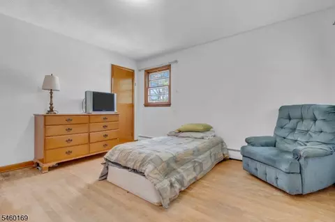 Bedroom - 290 Arnold Ave, North Plainfield, NJ 07063 photo 1 of 7