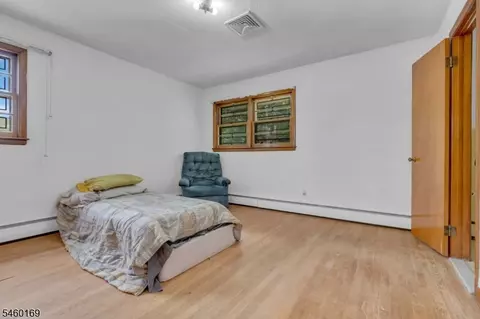 Bedroom - 290 Arnold Ave, North Plainfield, NJ 07063 photo 2 of 7