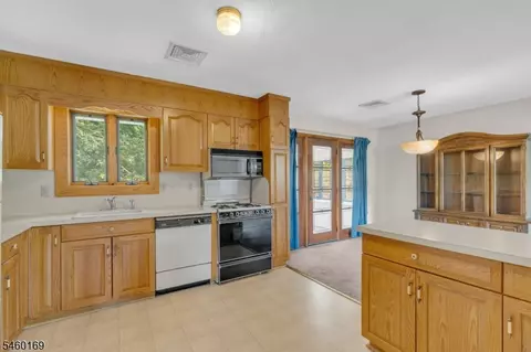 Kitchen - 290 Arnold Ave, North Plainfield, NJ 07063 photo 2 of 2